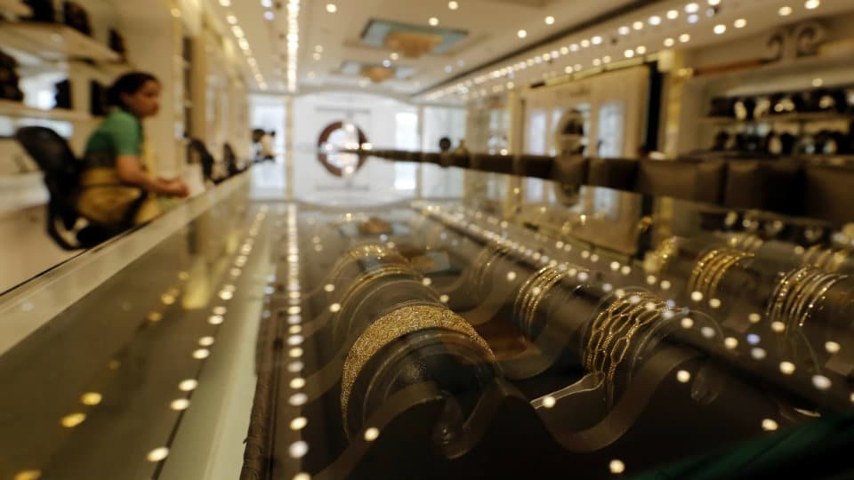 Jewellery shopping: Suggestion to shop owners