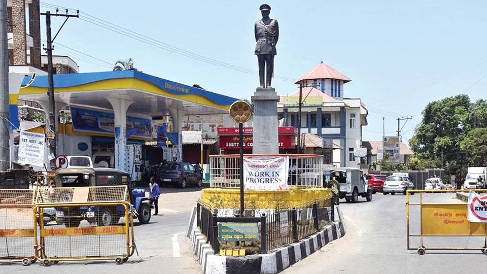 Gen. K.S. Thimayya Statue at Madikeri collapses as KSRTC bus crashes on it