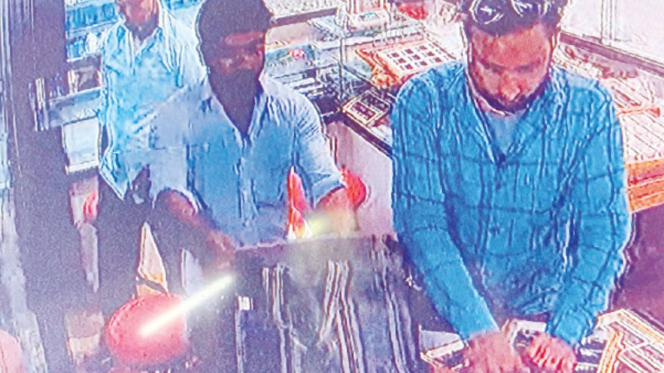 Vidyaranyapuram Jewellery Shop Dacoity Case: City gold trader had hired contract killers