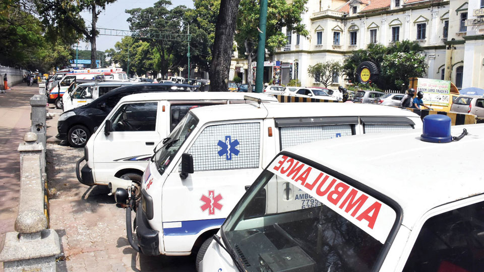 Goods vehicles, ambulances clog roads around K.R. Hospital