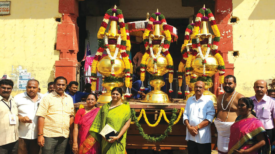Re-installation of Gopura Kalasha begins at Srirangapatna