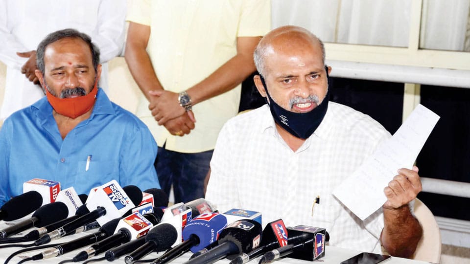 MLA S.R. Mahesh alleges Andhra CM’s hand in appointment of new Mysuru DC