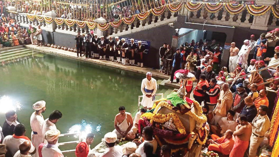 Thousands witness Cauvery Theerthodbhava at Talacauvery