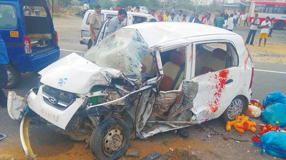 One killed as tractor collides with car near Bellur Cross