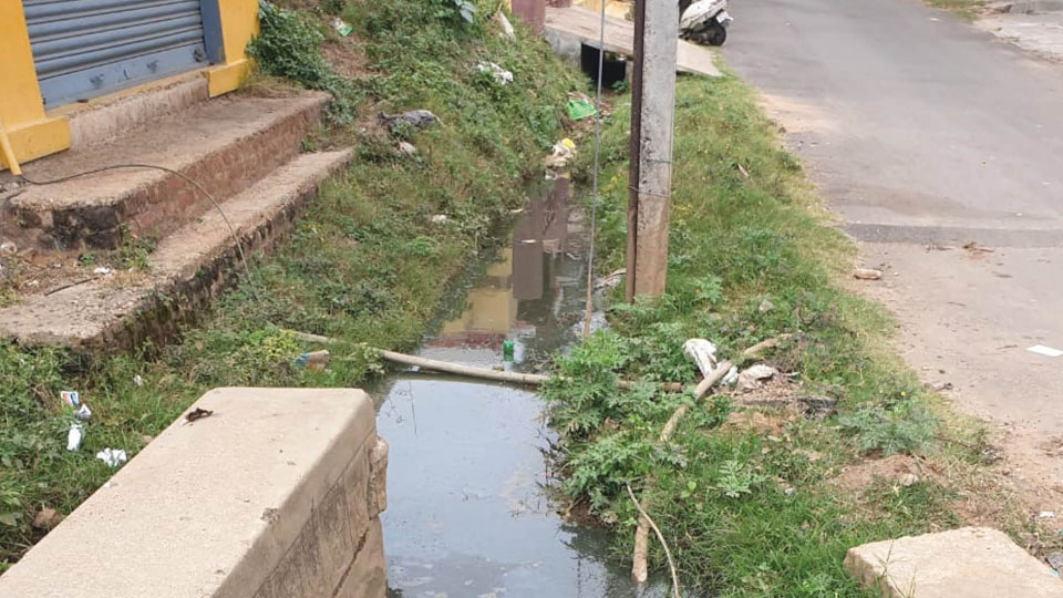 Sewage water clogged in incomplete drain at N.R. Mohalla